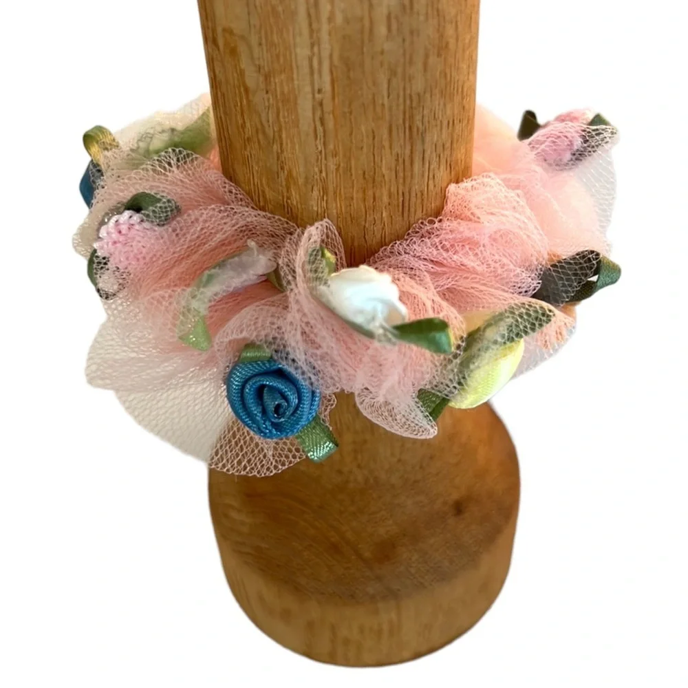 NWT Handmade Unique Mesh & Miniature Floral Scrunchie Artisan Aspen Accessory